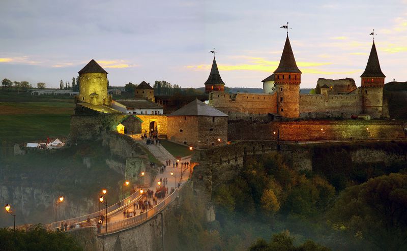 50 найкрутіших замків, палаців і фортець України