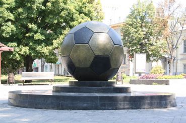 Пам'ятник м'ячу, Харків 
