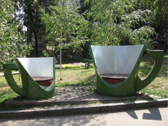Чашки-лавочки, Киев