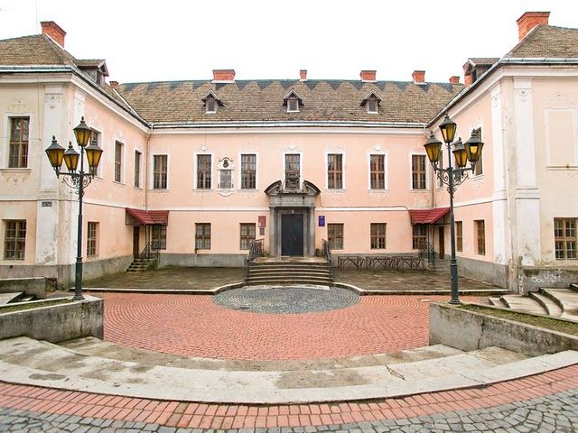 Резиденція князів Ракоці (Білий дім), Мукачево — фото, опис, адреса