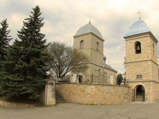 Exaltation of the Cross (Nadstavna) Church, Ternopil