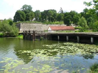 Water Mill, Zbraj