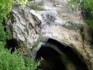 Пещерный храм, Стенка