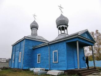 Петропавлівська церква в селі Чорнявка