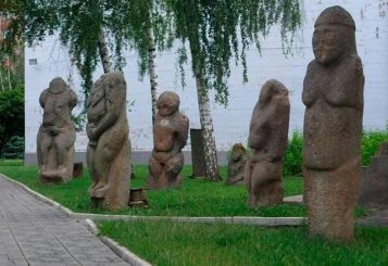 Park stone sculptures, Lugansk