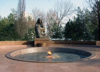 Сквер Славы героев гражданской войны, Луганск
