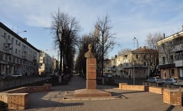 Памятник Енакиеву