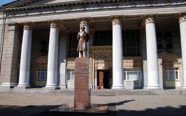 Pushkin Monument, Mariupol