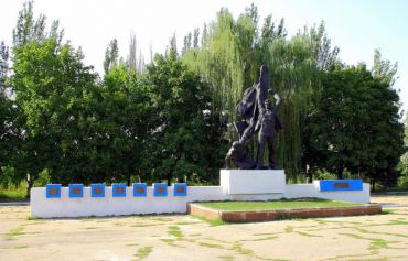 Monument to fighters for Soviet power, Druzhkivka