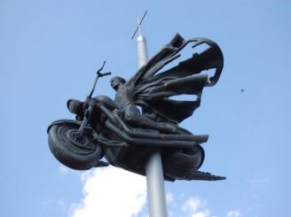 Памятник погибшим байкерам