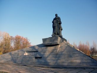 Монумент «Украина - освободителям»