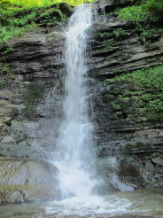 Водопад Лазний