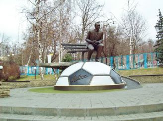 Памятник Валерию Лобановскому, Киев