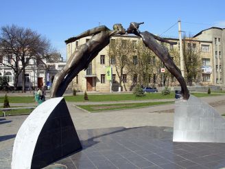 The Lovers Monument