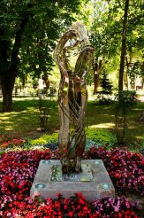 Скульптура «Кохання-Всесвіт», Київ