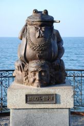 Monument Toad, Berdyansk