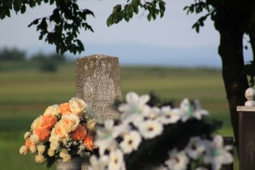 Старинное кладбище, Дерцен