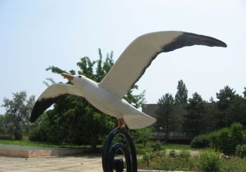 Seagull Monument-mistress, Berdyansk