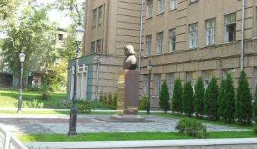 The monument to Gogol, Zaporozhye