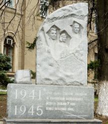 Памятник студентам, погибшим на войне, Запорожье