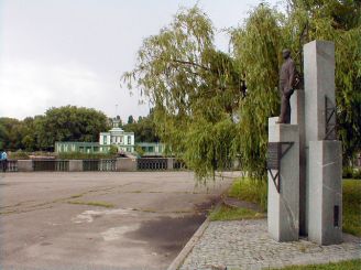 Памятник Строителям набережной, Днепропетровск