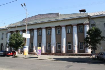 Building of the former silk-cloth factory