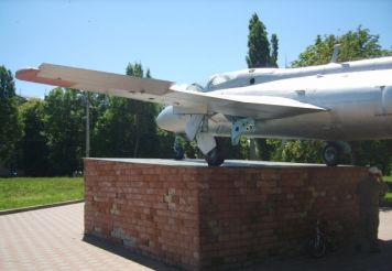 Monument aircraft L-29 Vilniansk