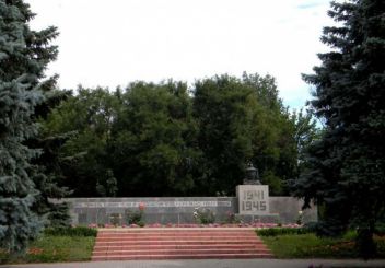 Mass grave of soldiers of WWII, Zaporozhye