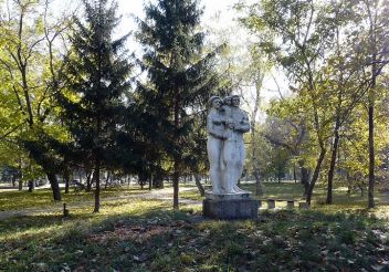 Памятник семье, Чутово