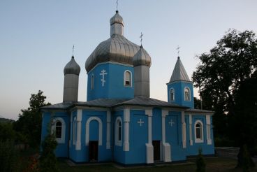 Церква Різдва Богородиці, Муровані Курилівці