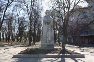 Monument Makarenko, Kharkov