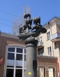 Monument Sailboat, Berdyansk