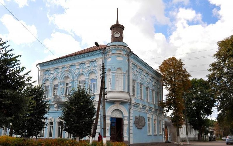 В интернете появились фотографии «дачи Медведева» в снегу. Вокруг нее снега нет