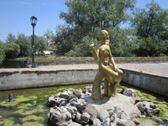 Скульптура Купальщица, Сумы