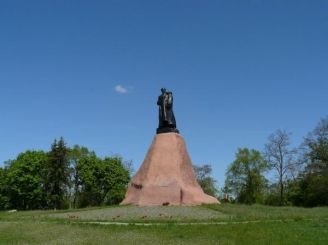 Monument Kovpaka Putyvl