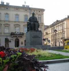 Monument M. Hrushevskiy