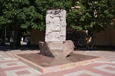 Monument to Nicholas Pavlovich Leontovich