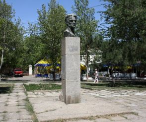 Пам'ятник Гмирьову