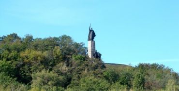 Bohdan Khmelnytsky Statue on Castle Hill