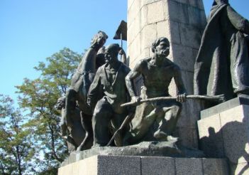 Bohdan Khmelnytsky Statue on Castle Hill