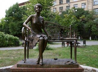 Памятник Елене Телиге, Киев