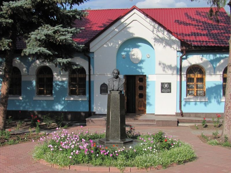 Картинки по запросу Літературно-меморіальний музей Миколи Гоголя