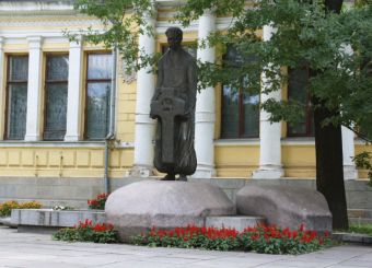 The Monument to Dmytro Yavornytskyi