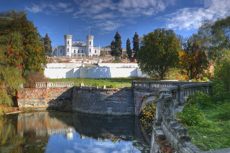 Усадьбы, дворцы и замки Украины