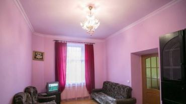 Apartment on Baturynska 5
