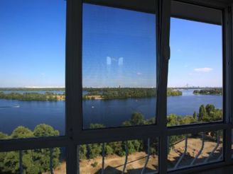 Four-room Apartment with Dnipro view