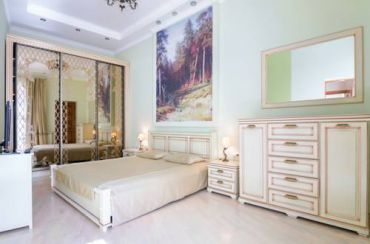 One-Bedroom Apartment on Kostyushka 16