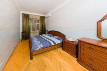 One-Bedroom Apartment on Velyka Vasilkivska street 52