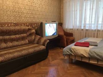 Two-bedroom apartment on Velyka Vasylkivska 45