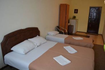 Standard Triple Room with shared facilities